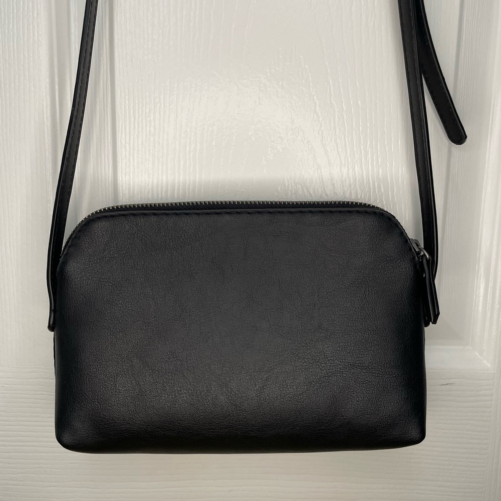 Universal Thread Black Crossbody Bag - Picture 2 of 14